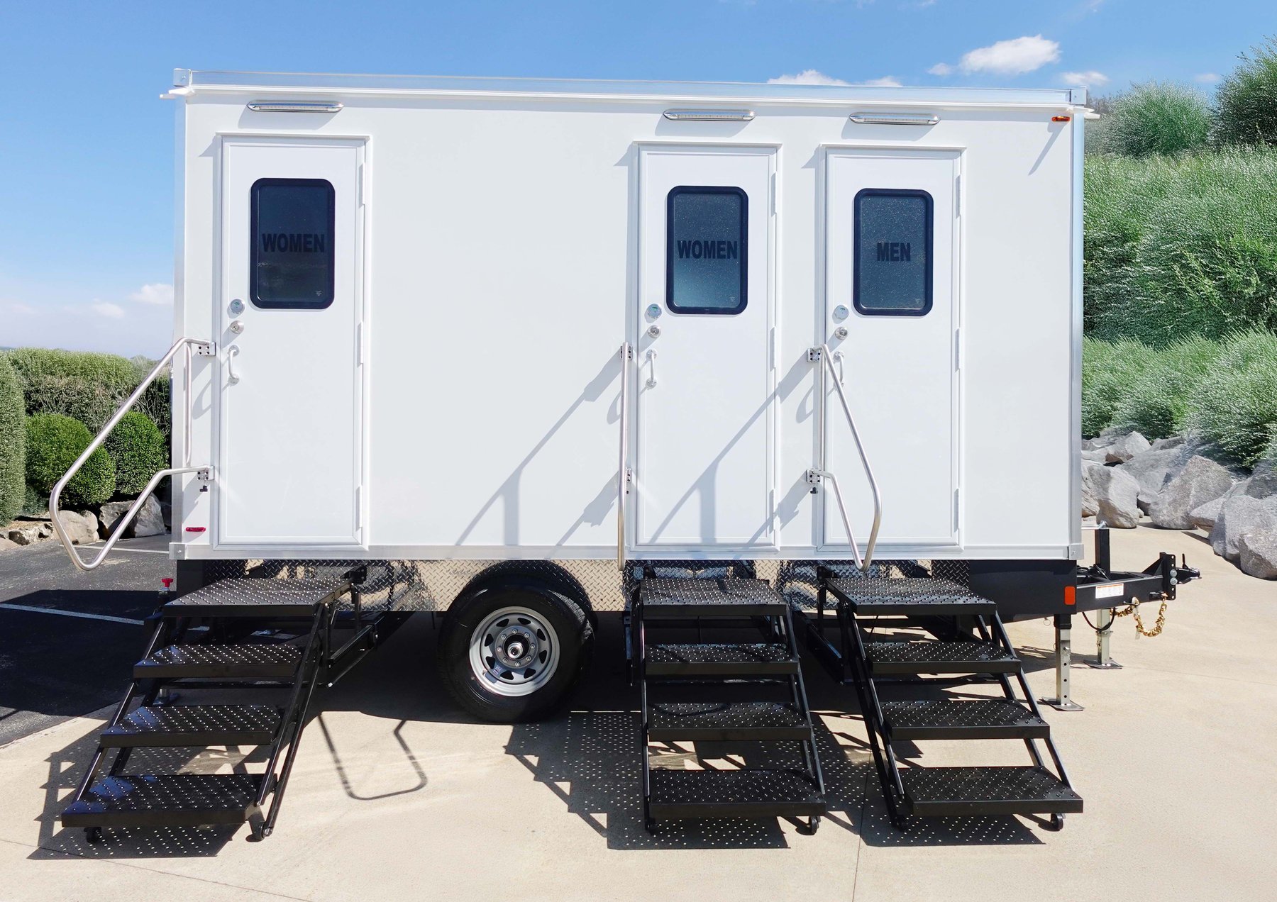 Level Up Lavatories 3-station luxury restroom trailer exterior